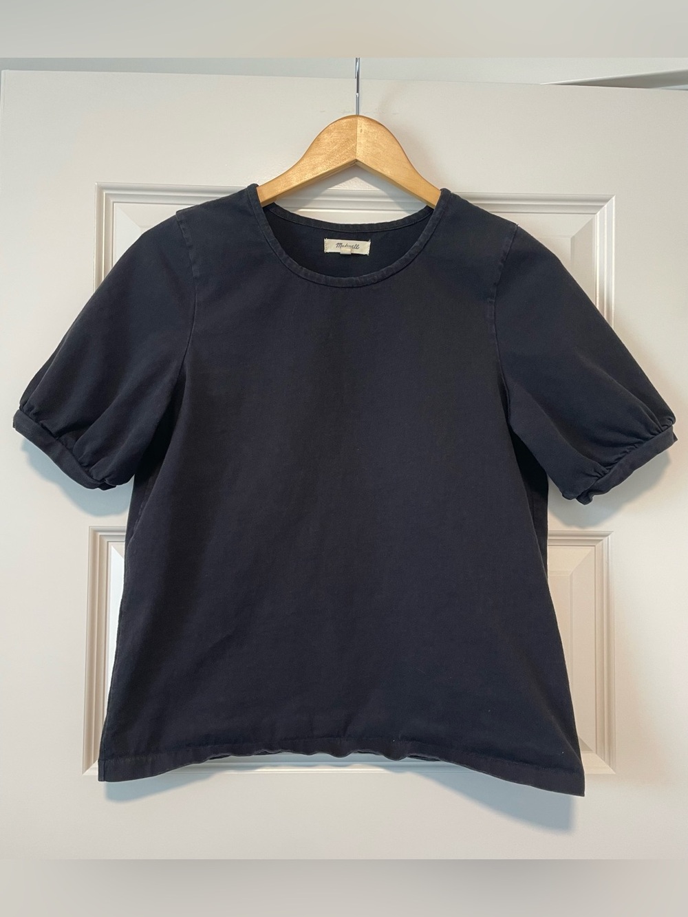 Madewell Puff Sleeve Black Tee top Size Medium Classic Neutral 100% Cotton